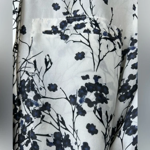 A.L.C. Silk black and white floral blouse size M - Picture 4 of 6